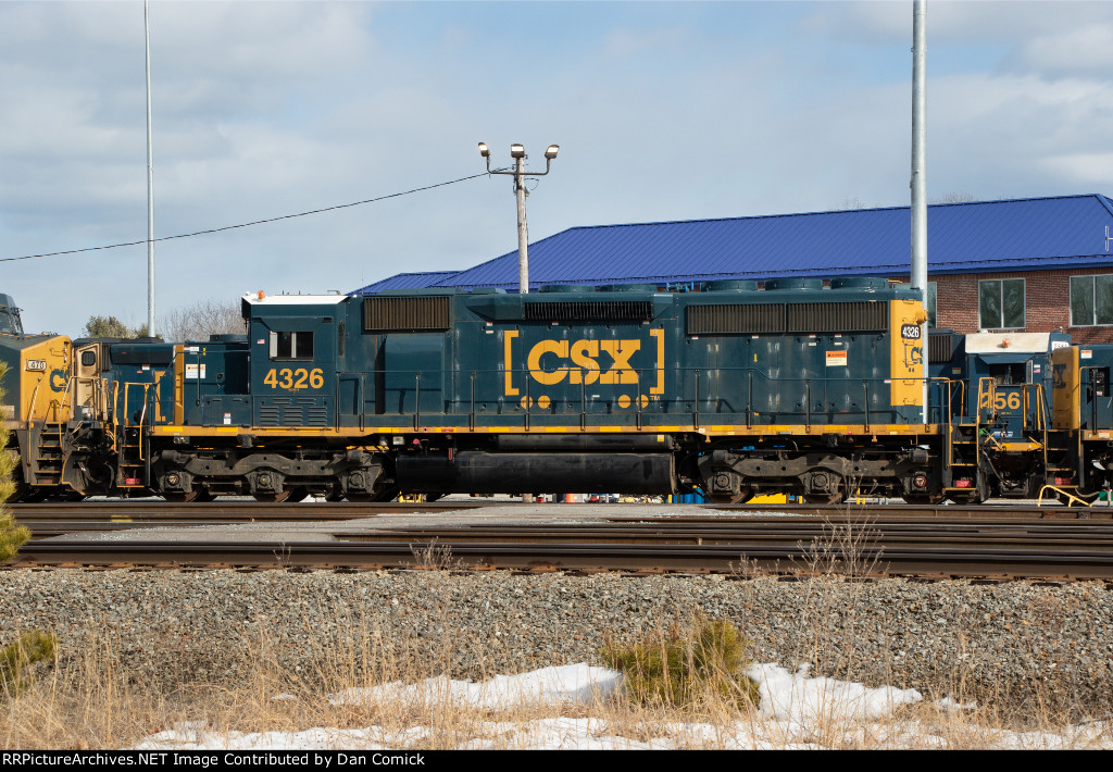 CSXT 4326
